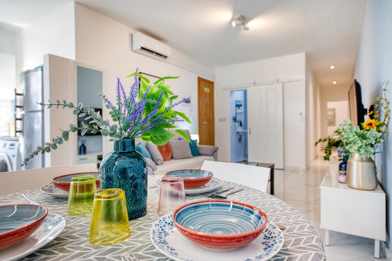 Others 5, Bright spacious getaway close to the Sea