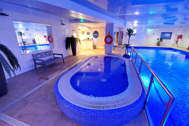 Sport & Beauty 2, Schull Harbour Hotel