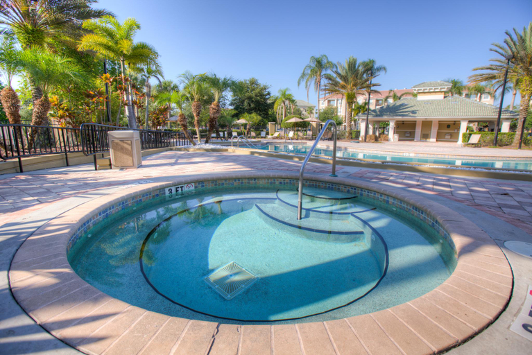 Sport & Beauty 5, NEWLY RENOVATED Townhome, Near Universal & I-Drive, Orange