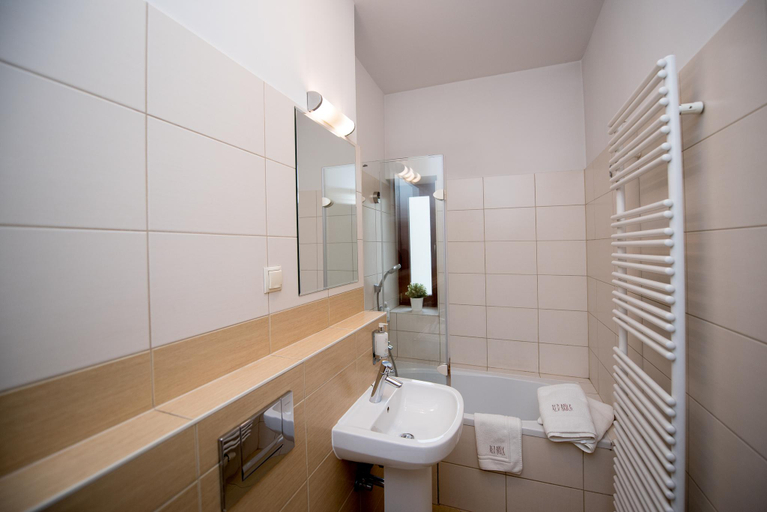 Bathroom 4, Red Brick Apartments, Kraków City