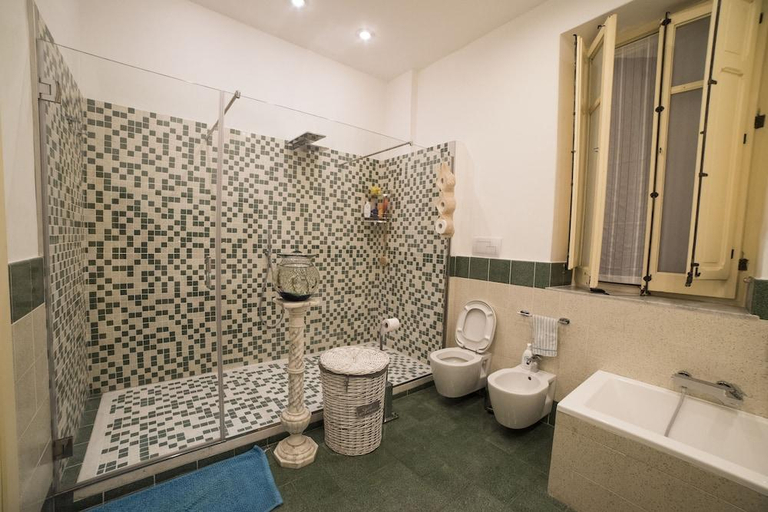 Bathroom 3, B&B Novecento, Palermo