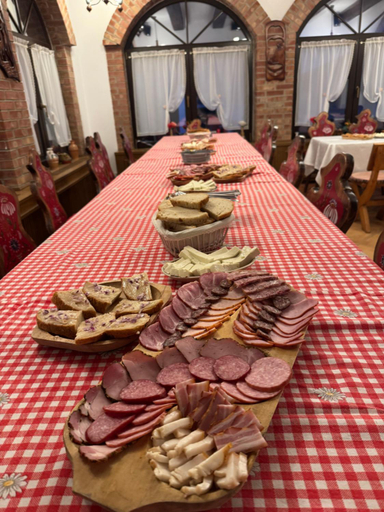 Food & Drinks 4, Casa Stefania, Talmaciu