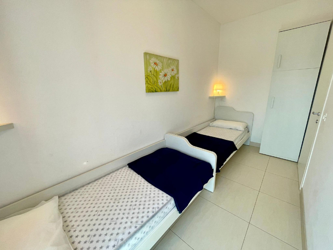 Bedroom 2, Wonderful Apartment on the Ground Floor with Private Garden - Great Location, Venezia