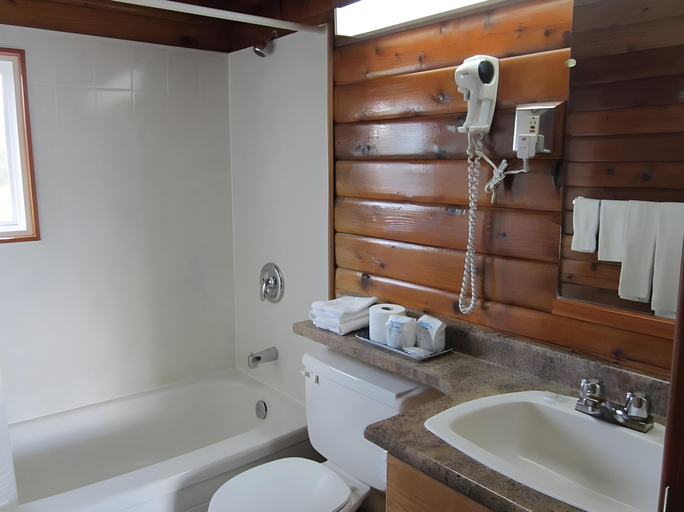 Bathroom 5, Rocky Inn, Fraser-Fort George