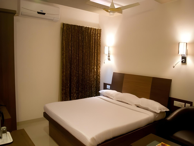 Bedroom 2, Hotel Maniam Classic - West Wing, Tiruppur