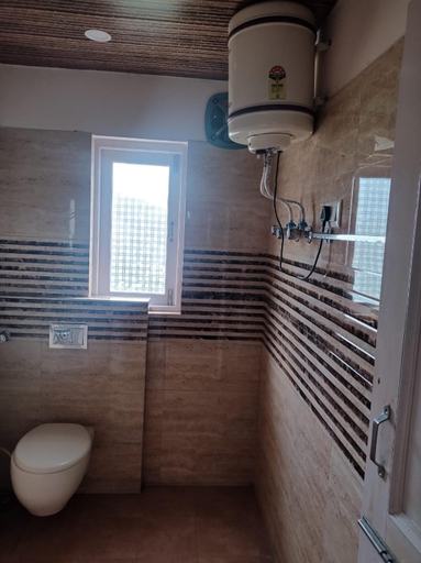 Bathroom 3, Hotel Jeevan Jyoti, Shimla