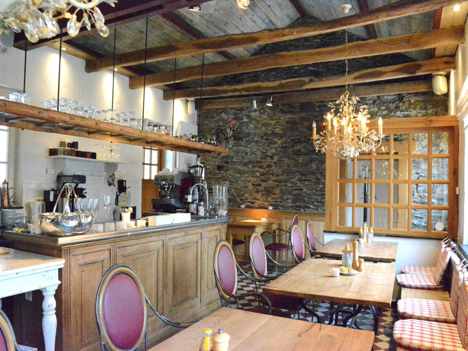 Food & Drinks 4, Stunning home in Bièvre with , Namur