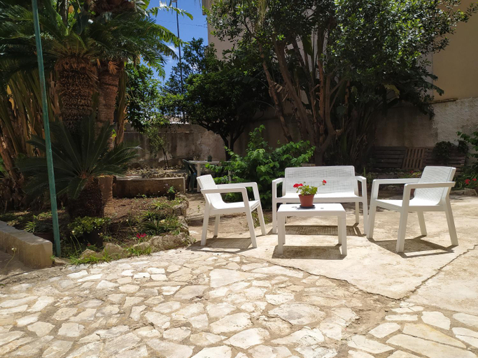 Others 5, La Rugiada-con giardino e parcheggio moto privato, Trapani
