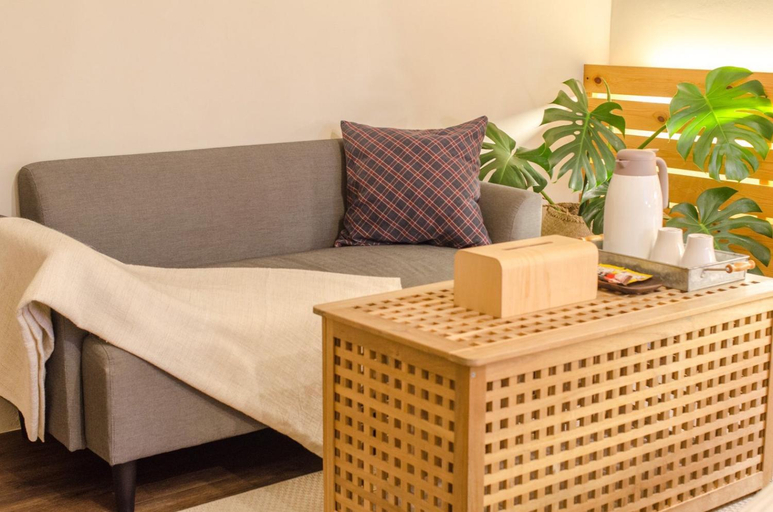 Bedroom 1, Sleep inn 墾丁恆春古城旅宿l k歌l烤肉l麻將l調酒l國旅卡特約l可包棟, Pingtung