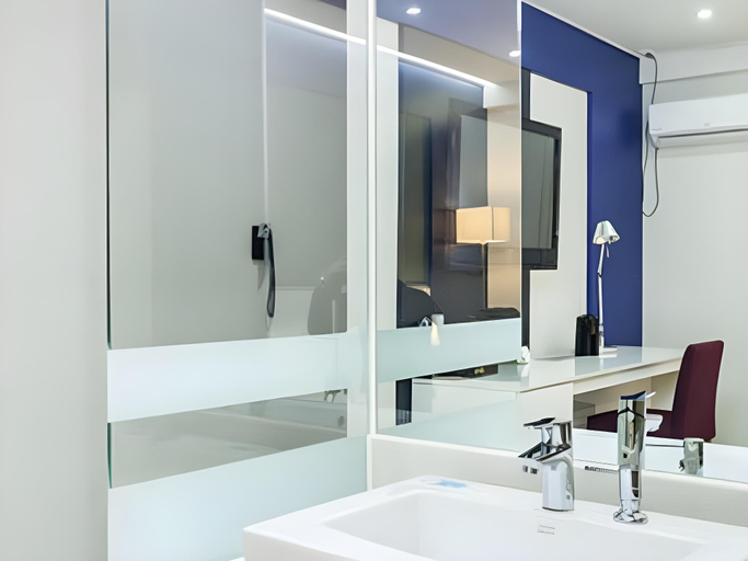 Bathroom 4, Gwangju Hotel France, Gwangsan