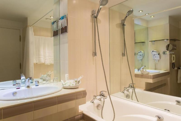 Bathroom 3, Demeures & Chateaux - Hotel Greuze & Spa Tournus, Saône-et-Loire