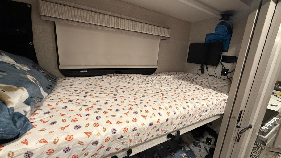 Bedroom, Private Cozy R/V , for your enjoyment, Miami-Dade