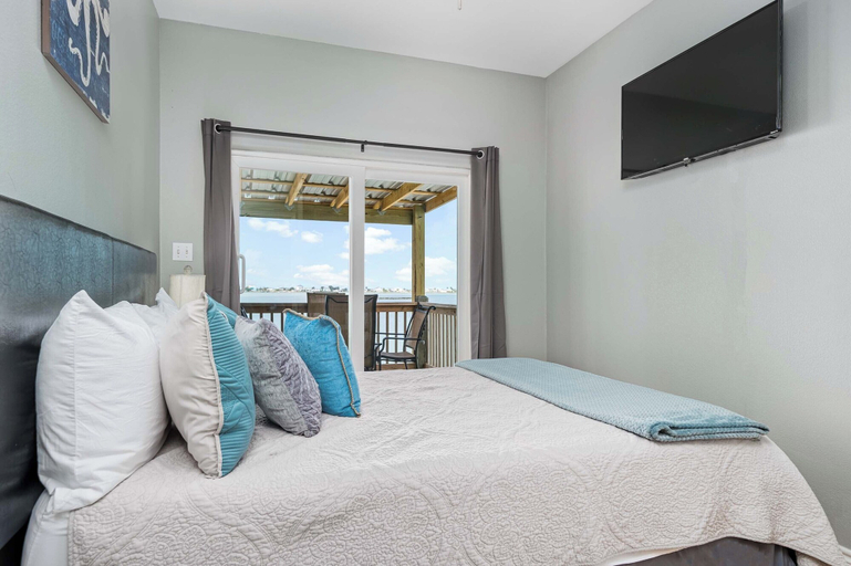 Bedroom 2, The Salt Flat by Miss Kitty’s, Aransas