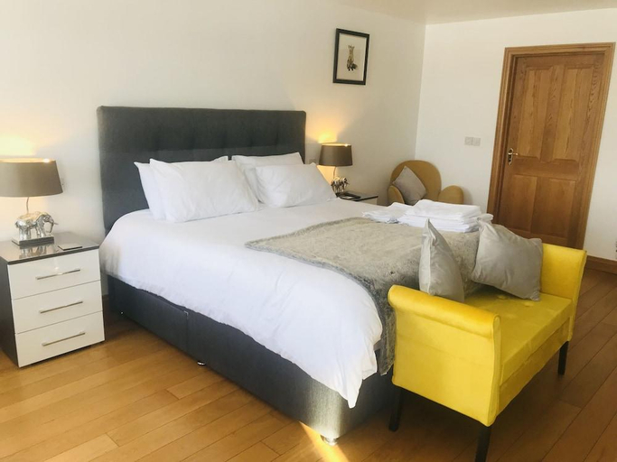 Bedroom 2, Marehay Hall Farm, Derbyshire