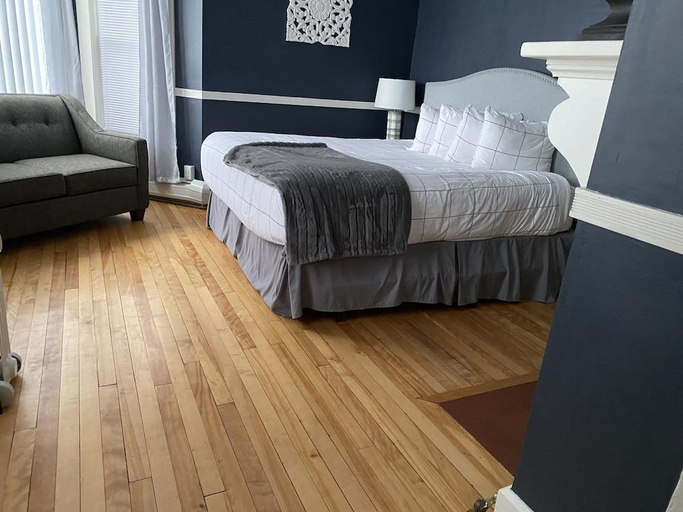 Bedroom 2, Sunset Hill House, Grafton