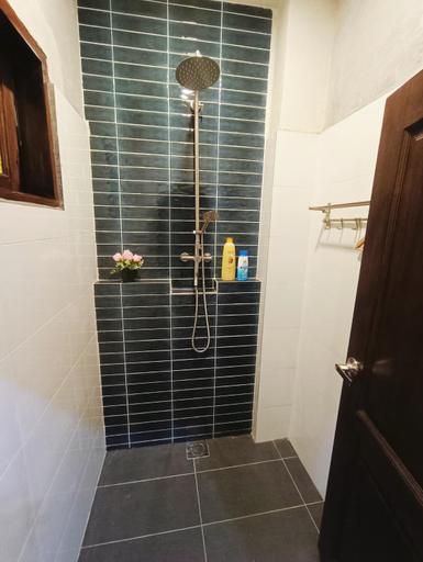Bathroom 5, 57 Ruma Oren Heritage Jonker Residence Melaka by Jeffery Lam Home Management, Malacca City