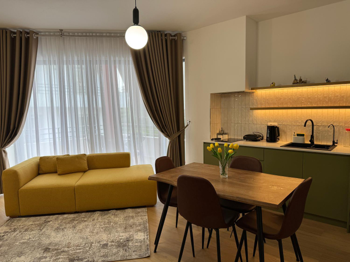 Others 4, Flora Apartments Sarande, Sarandës