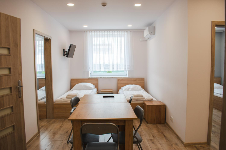 Bedroom 2, PRZYSTANEK ROSZKOW -NOCLEGI i RESTAURACJA, Wodzisław