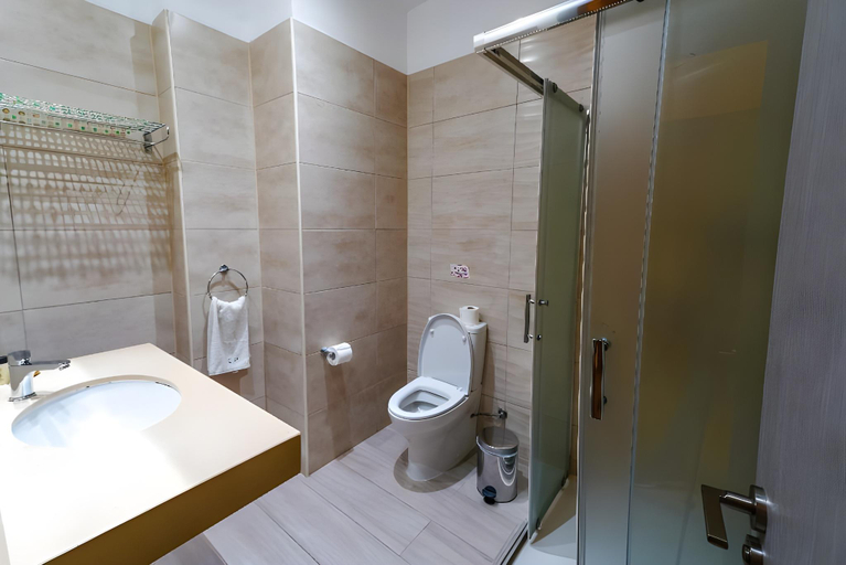 Bathroom 5, Captain Pier Hotel