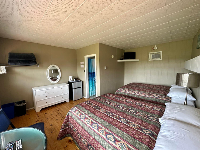 Bedroom 3, The Waterfront Motel, Westmorland