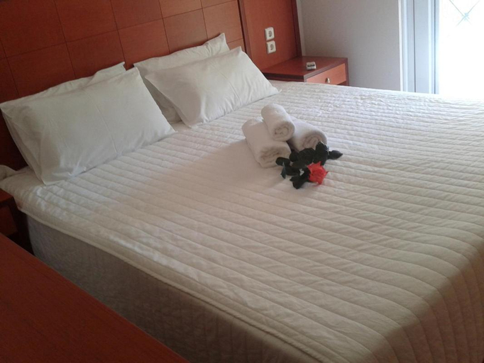 Bedroom 2, Lihas Studios, Central Greece