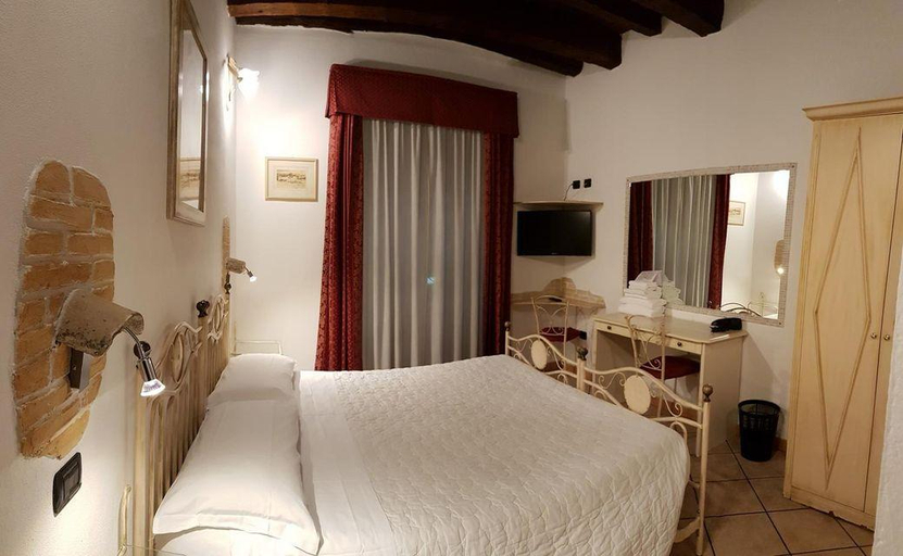 Bedroom 2, Sardinia Domus, Cagliari