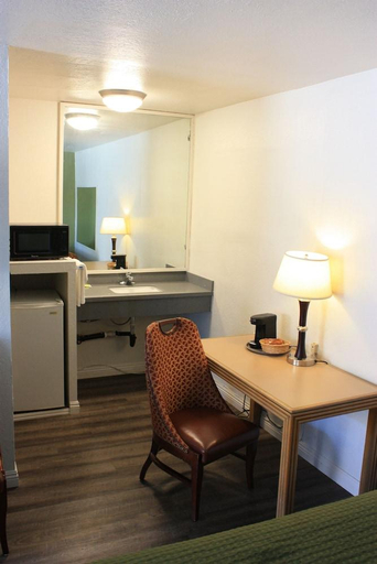 Others 5, Express Inn, Solano