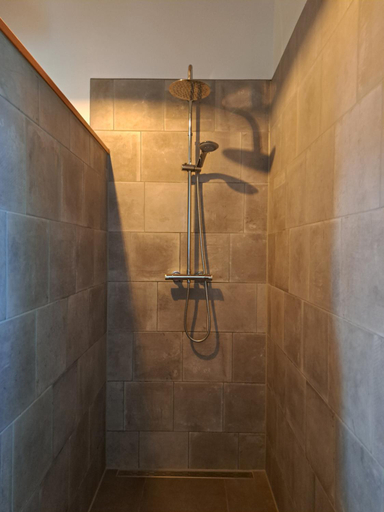Bathroom 3, Het Buitenleven, Haarlemmerliede c.a.