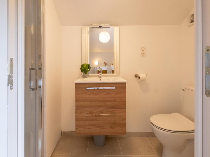 Bathroom 4, Charming Holiday Home with Private Pool, Dordogne