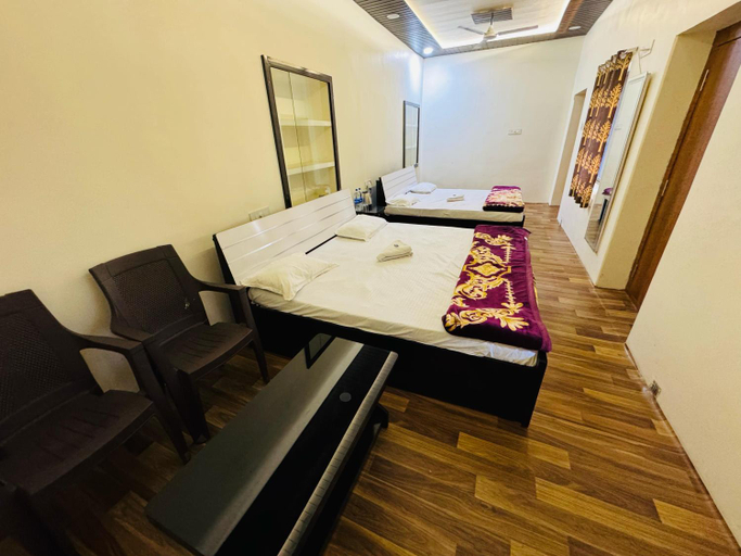 Others 5, millenium residency, Varanasi