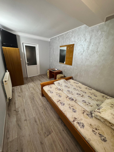 Bedroom 2, Hostel „La Galan”, Radauti