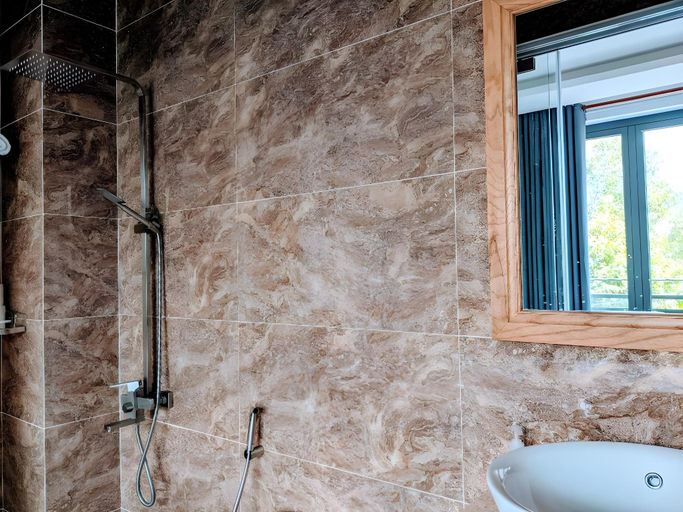 Bathroom 4, Kim Ngan Hotel, Côn Đảo