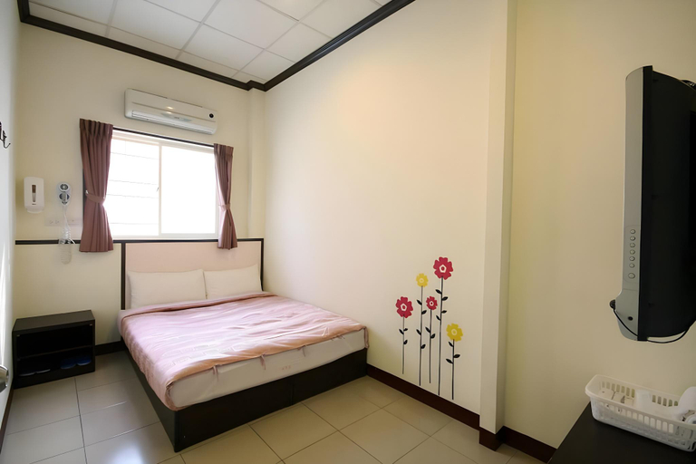 Bedroom 2, Sun Moon Lake Sunflower House, Nantou