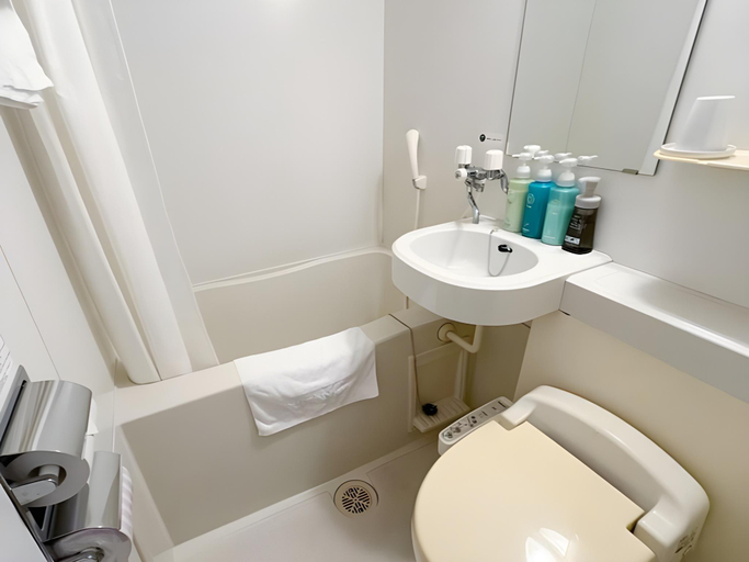 Bathroom 4, Hotel Route Inn Tsubamesanjo Ekimae, Sanjō