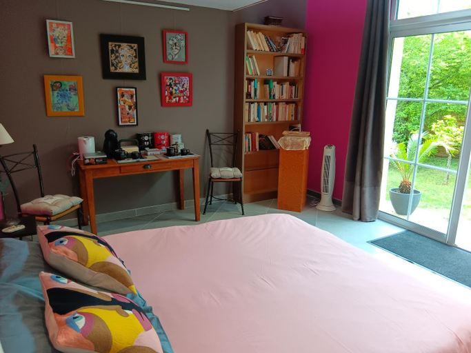 Bedroom 2, LA BARAQUE, Yonne