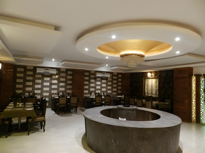 Food & Drinks 3, Hotel Stonarc, Pune