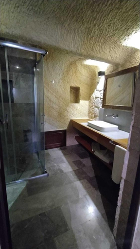 Bathroom 5, 1811 Cave Hotel, Ürgüp