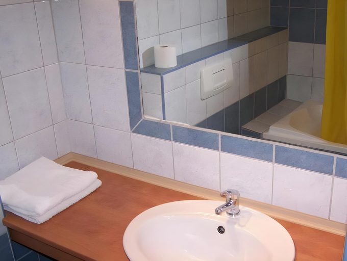 Bathroom 2, Palma Panzio, Dunakeszi