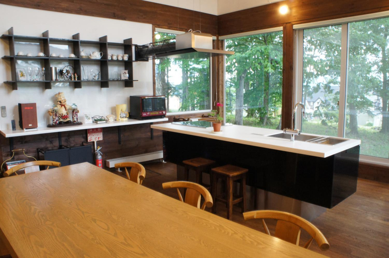 Food & Drinks 4, a large and luxurious country residence , Furano