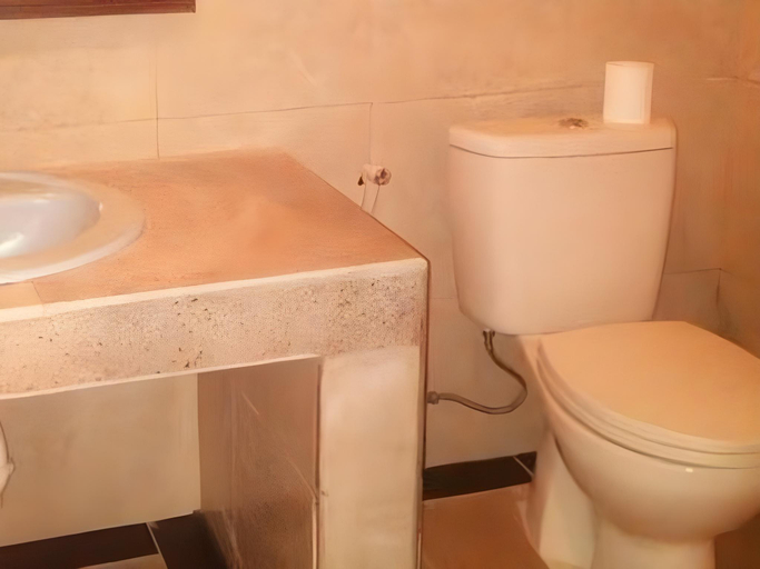 Bathroom 2, Leyeh Leyeh Room, Badung