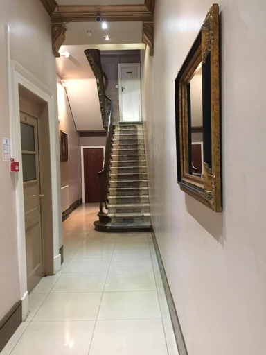 Others 5, Central London Budget Hotel, London