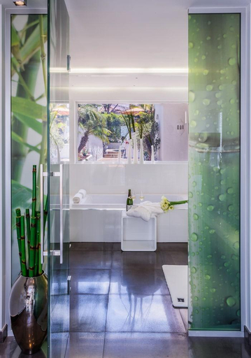 Bathroom, Jardin de la Paz, Santa Cruz de Tenerife