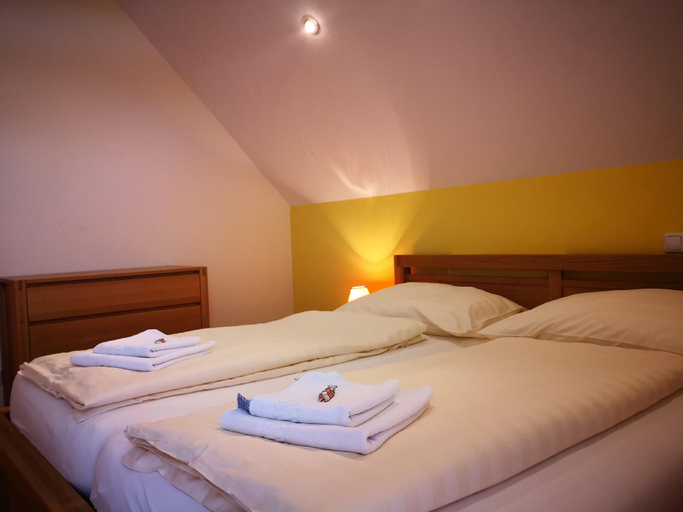 Bedroom 2, Golf & Therme Sonnenpension Hotel Garni, Güssing