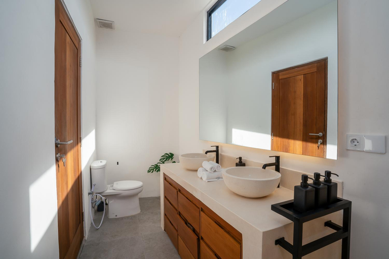 Bathroom 4, Villa Onetti, Badung