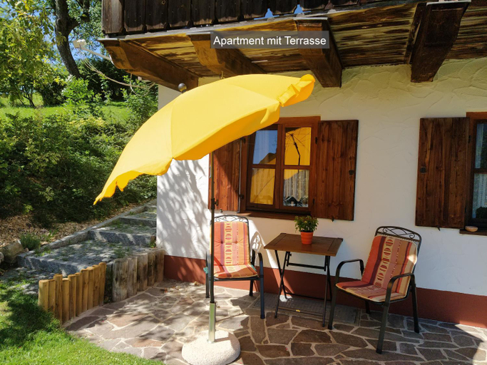 Others 5, Opas Bergchalet Allgau Ferienwohnungen mit eigenem Holzofen nahe Schloss Neuschwanstein, Ostallgäu