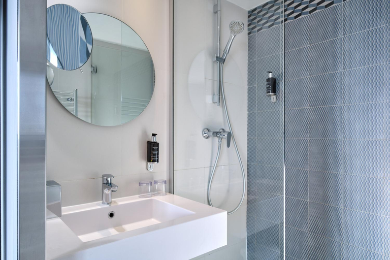Bathroom 4, Hotel Atrium Suresnes, Hauts-de-Seine