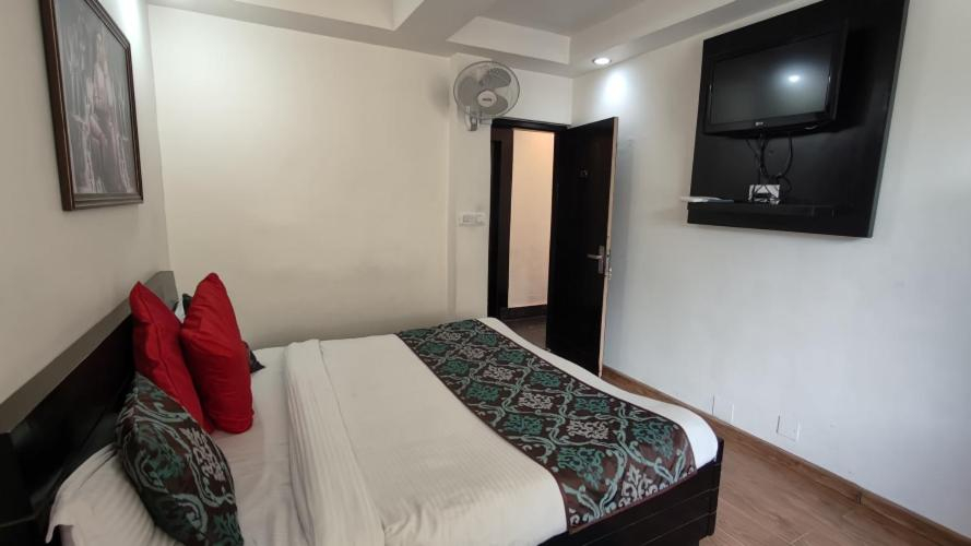 Bedroom 3, Hotel Jungle Hut, Kangra