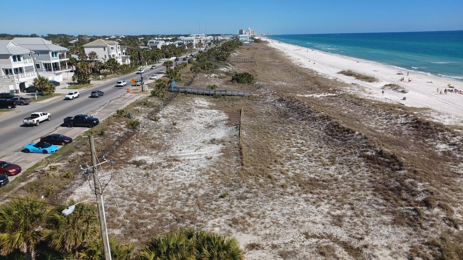 Others 4, Oceanfront BEACH! CONDO COUPLES GETAWAY,HONEYMOON SWEET, Perfectly Cozy Beach Front Condo, full kitc, Bay