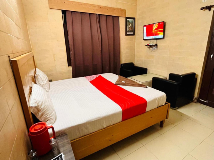 Bedroom 5, Goromgo Raj Golden & Restaurant Palampur, Kangra