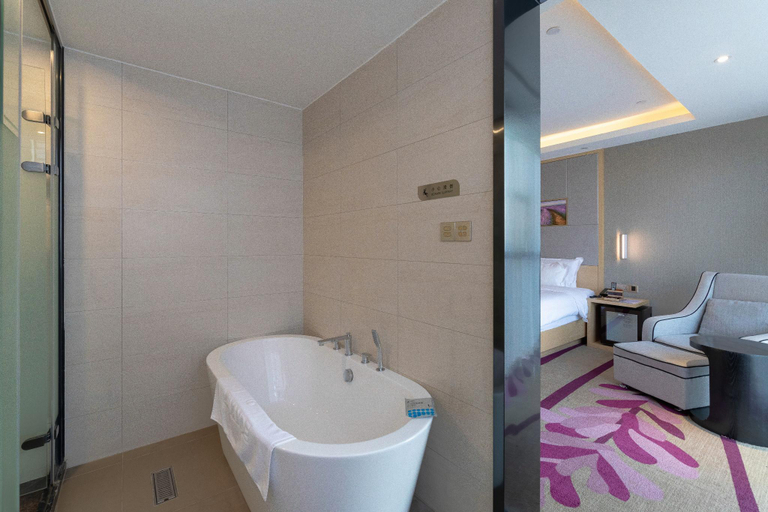 Bathroom 4, Lavande Hotels Jiujiang Railway Station, Jiujiang